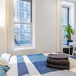 2 Bedroom Luxury Unit In The Heart Of Manhattan