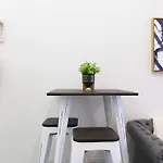 240-14 New Studio Prime Location W&D In Unit