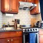 69-5D Modern Lower East East 1Br Apt Brand New