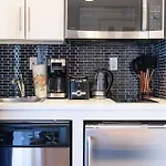 69-4A Quality New Prime Lower East East 1Br Apt