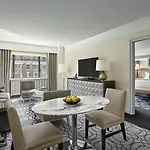 Loews Regency 5*