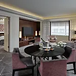 Loews Regency 5*