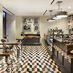 Hotel Loews Regency