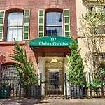 Chelsea Pines Inn