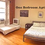 Macy Empire Apartment *