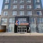 The Queens Hotel