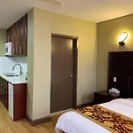 The Queens Hotel 2*