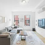 Beautiful And Spacious 2 Bed 2 Bath - Elevator *