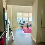 Elegant Long Island City Studio With Skyline Views