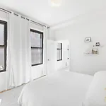 Beautiful And Spacious 2 Bed 2 Bath - Elevator *