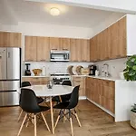 Beautiful And Spacious 2 Bed 2 Bath - Elevator