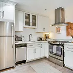 Shared Yard Space! Garden-Level Unit In Bed-Stuy