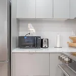 Bright Studio Duplex With Private Backyard