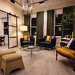 Modern Loft Apartments, Stylish Design Near Midtown