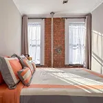 Apt5 - East Harlem, Manhattan By Monthier