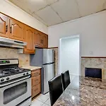 Apartment Easy Train Access! Quiet Commuter *