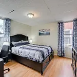Apartment Easy Train Access! Quiet Commuter *
