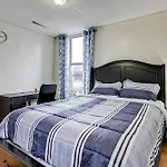 Easy Train Access! Quiet Commuter Apartment New York