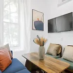 Classy 2Bd Home In Manhattan