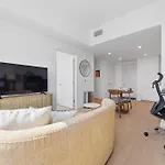 Greenpoint 1 Bedroom W Work Setup By Anyplace - 11752 Apartment