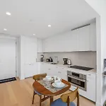 Greenpoint 1 Bedroom W Work Setup By Anyplace - 11752 Apartment *