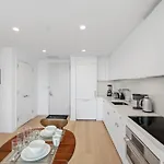 Greenpoint 1 Bedroom W Work Setup By Anyplace - 11752 *