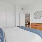 Greenpoint 1 Bedroom W Work Setup By Anyplace - 11752