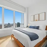 Greenpoint 1 Bedroom W Work Setup By Anyplace - 11752