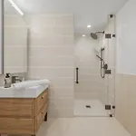 Greenpoint 1 Bedroom W Work Setup By Anyplace - 11752