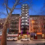 Howard Johnson Soho Hotel 3*