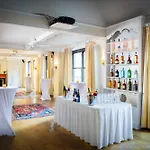 Roger Smith 3* New York