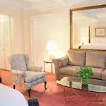 Roger Smith 3* New York