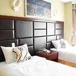 Hotel The Queens 2*