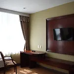 Hotel The Queens