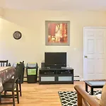 Top Floor 2 Bedroom Modern Flat