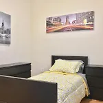 Top Floor 2 Bedroom Modern Flat