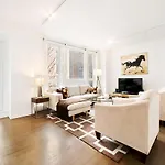 Global Luxury Suites At Renwick