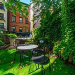 Chelsea Pines Hotel 3*