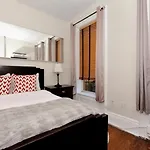 Places4Stay Midtown East Comfort