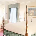 Hotel Roger Smith 3*
