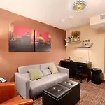 Howard Johnson Soho 3*