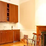 New York Apartment Sleeps 2 Air Con Wifi