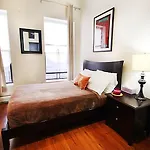 New York Apartment Sleeps 8 Air Con Wifi T081263