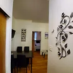 Midtown East Spacious Apartment