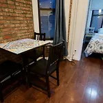 2Bed/1Bath Apartment Close To Soho