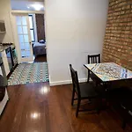 2Bed/1Bath Apartment Close To Soho