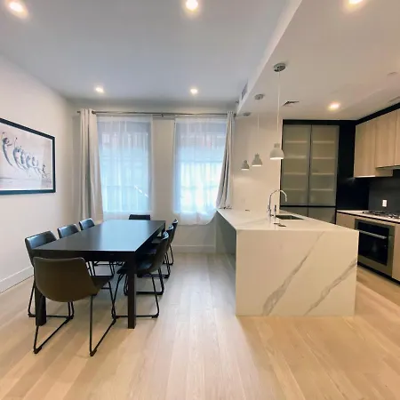 Private Garden Residence In Luxury Condominium Apartment *
