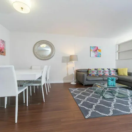 Apartment 3 Bedroom Attractive At Midtown East