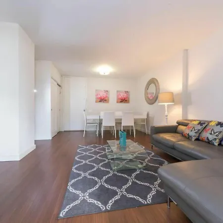 Apartment 3 Bedroom Attractive At Midtown East