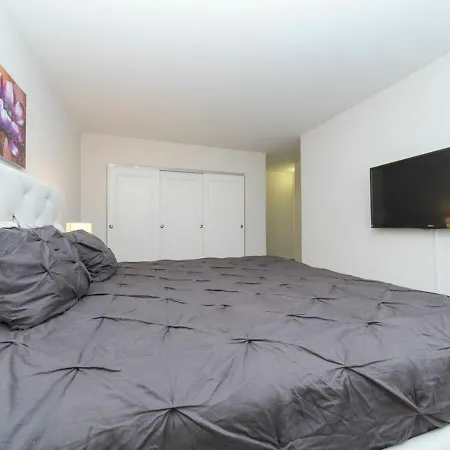 Apartment 3 Bedroom Attractive At Midtown East *